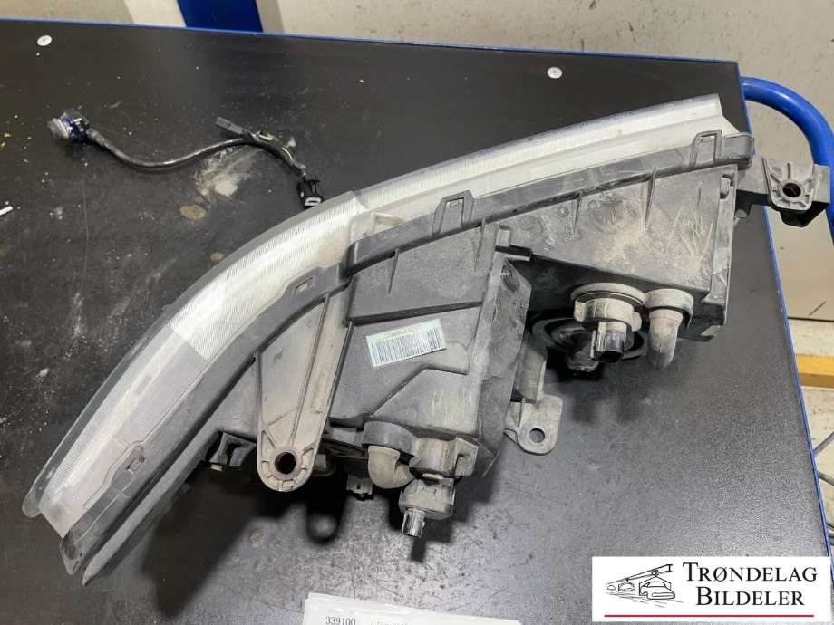 Frontlykt høyre halogen til Fiat Freemont 2011-2015  (K05067788AC|K05067788AE|)