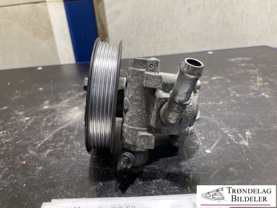 Servo pumpe mekanisk til BMW X1 2009-2015 (E84) (E84) (32 41 6 780 459|)