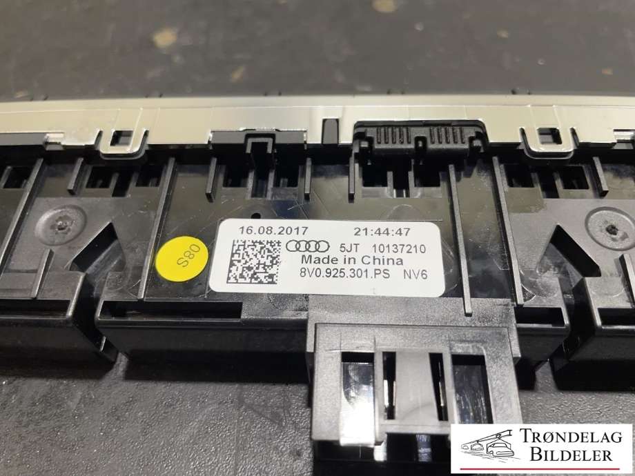 Bryter nødblink til Audi A3 2016-2020 (Type III, Fase 2) (8V0 925 301 PS|)