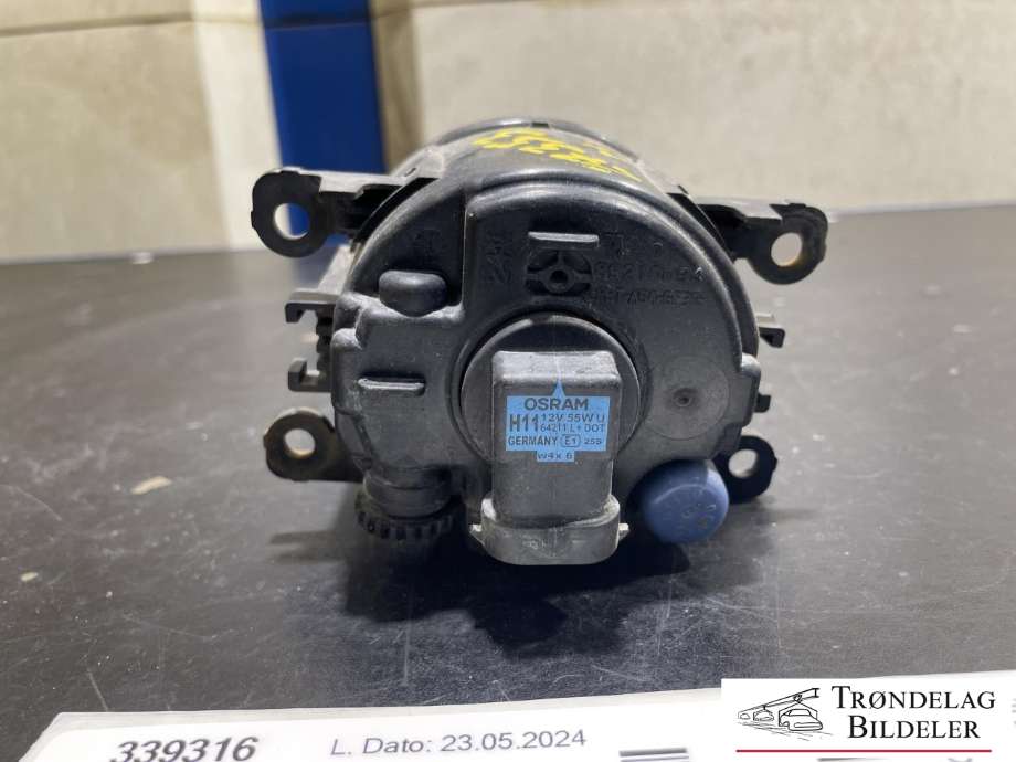 Tåkelykt høyre foran til Ford C-Max 2010-2015 (Type II, Fase 1)  (VALEO|2N11-15201-AB|)