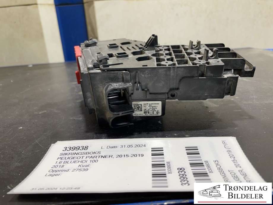 Sikringsboks til Peugeot Partner 2015-2019 (Type II, Fase 2)  (A1665402450|)