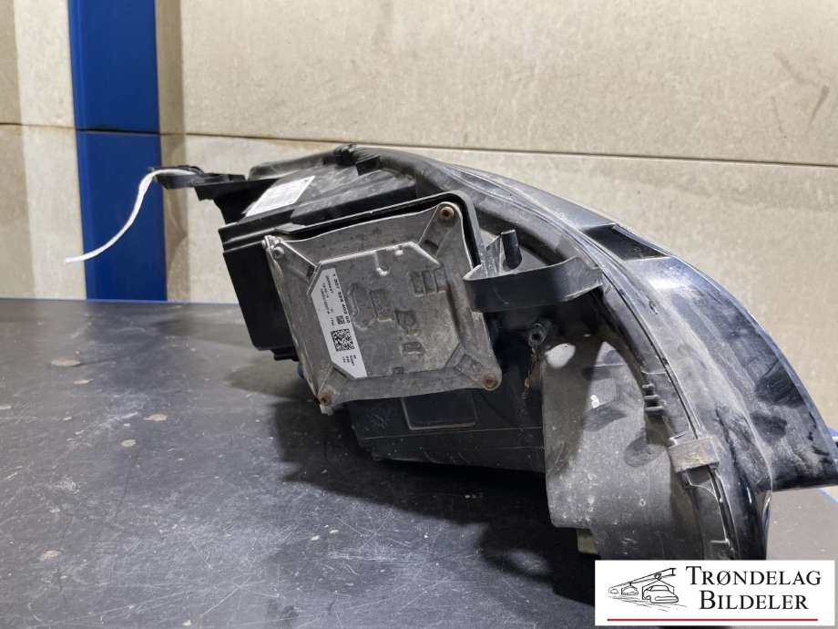 Frontlykt venstre xenon til Peugeot 308 2013-2021 (Type II)  (96778932480|96 778 324 80|)