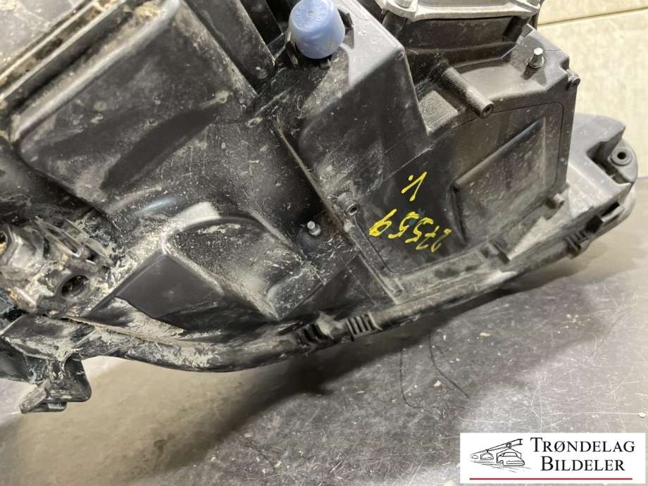 Frontlykt venstre xenon til Peugeot 308 2013-2021 (Type II)  (96778932480|96 778 324 80|)