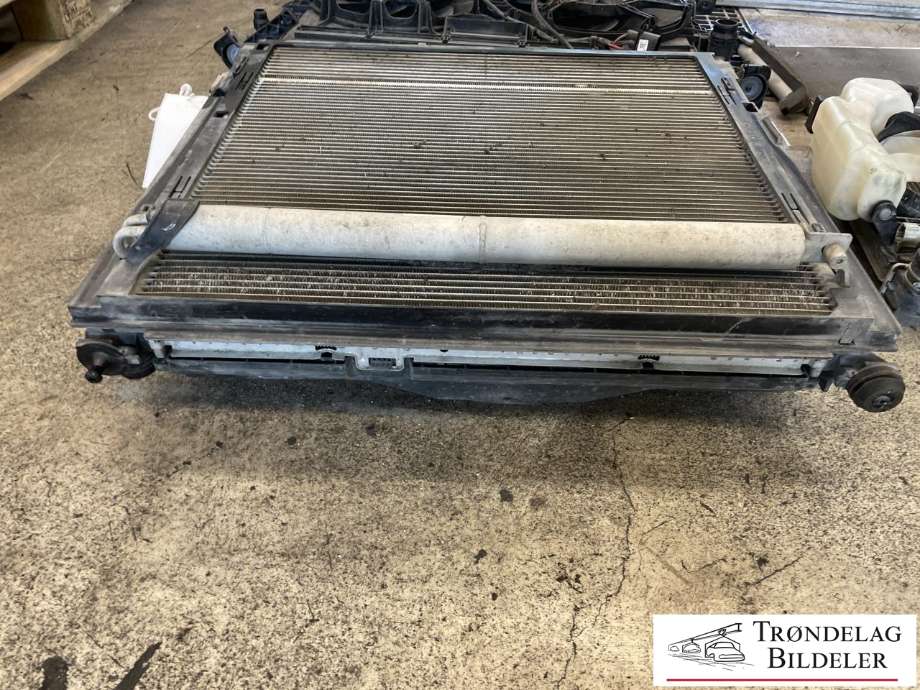 Radiatorpakke til Mercedes ML 2011-2015 (Fase 1) (W166) (W166) (A 099 500 13 03|A 099 906 08 00|A 099 906 62 00|A 099 906 71 00|A 099 906 40 00)