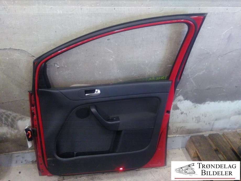 Dør høyre foran til VW Golf, Plus/Cross 2009-2013 (Fase 2)  (5M0 831 106 E|)