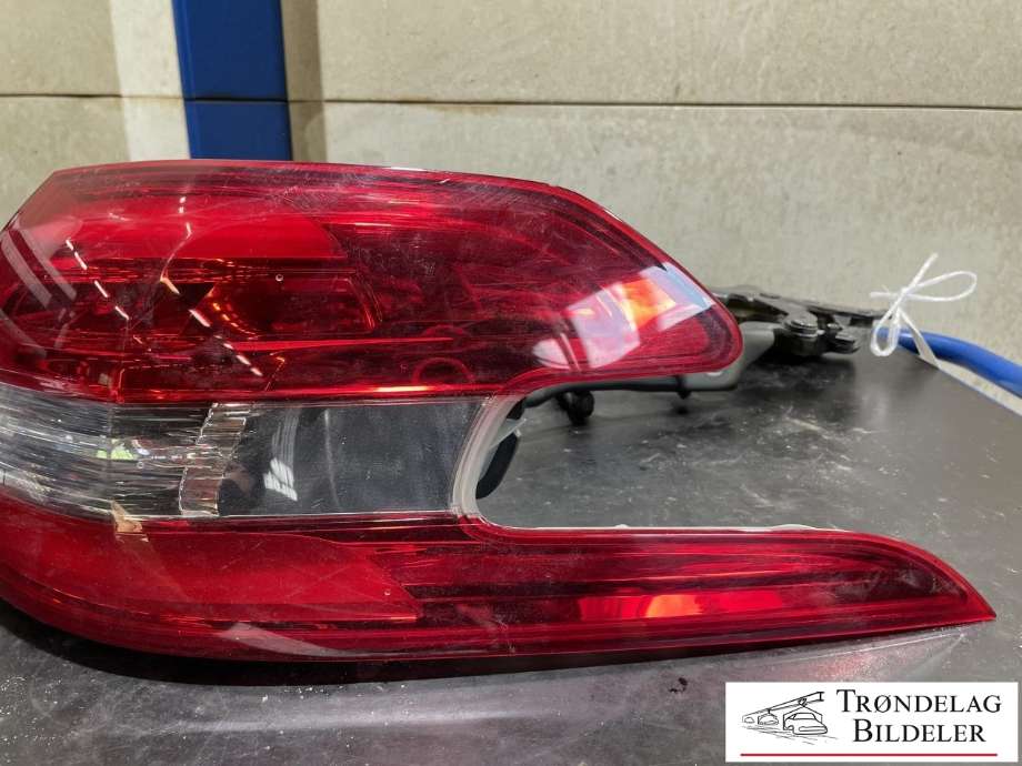 Baklykt høyre ytre til Peugeot 308 2013-2021 (Type II)  (9678093880|)