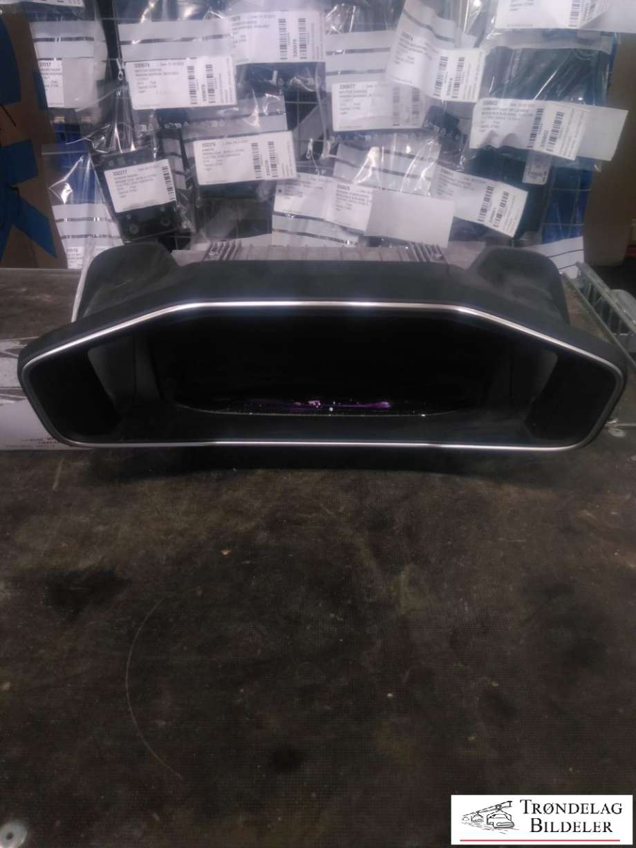 Instrumentpanel til Peugeot e-208, 2019-->>  