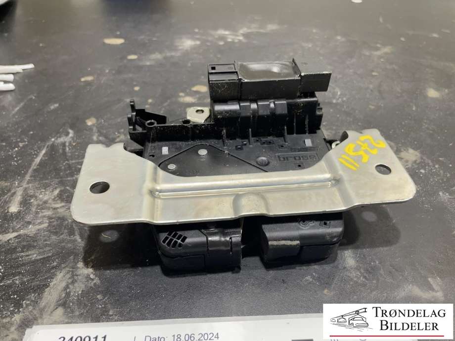 Sentrallås bakluke til BMW 3-Serie 2012-2018 (F30/F31/F34) (F30/F31/F34) (C43507-102|UK739763003|)