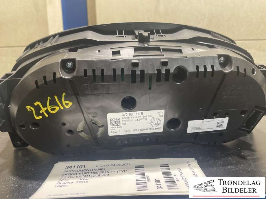 Instrumentpanel til Škoda Superb 2015-->> (Type III) (3V0 920 711B|)