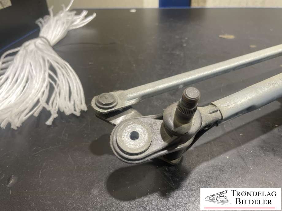 Viskermotor frontrute komplett m/overføring til BMW 3-Serie 2012-2018 (F30/F31/F34) (F30/F31/F34) (W000026097|7 267 503 02|)