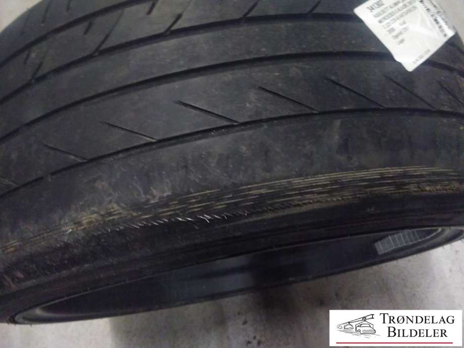 Hjulsett aluminium sommer til Mercedes C-Klasse 2007-2011 (Fase 1) (W204) (W204) (NORDEXX|235/35/R19 5X112 ET45 CB 66.6MM|0-3 MM MØNSTERDYBDE|PROD 01-22)