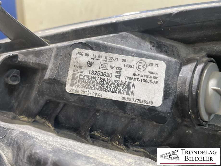 Frontlykt høyre halogen til Opel Meriva B 2010-2017 (32153630|VP9PMX-13005-AE|)