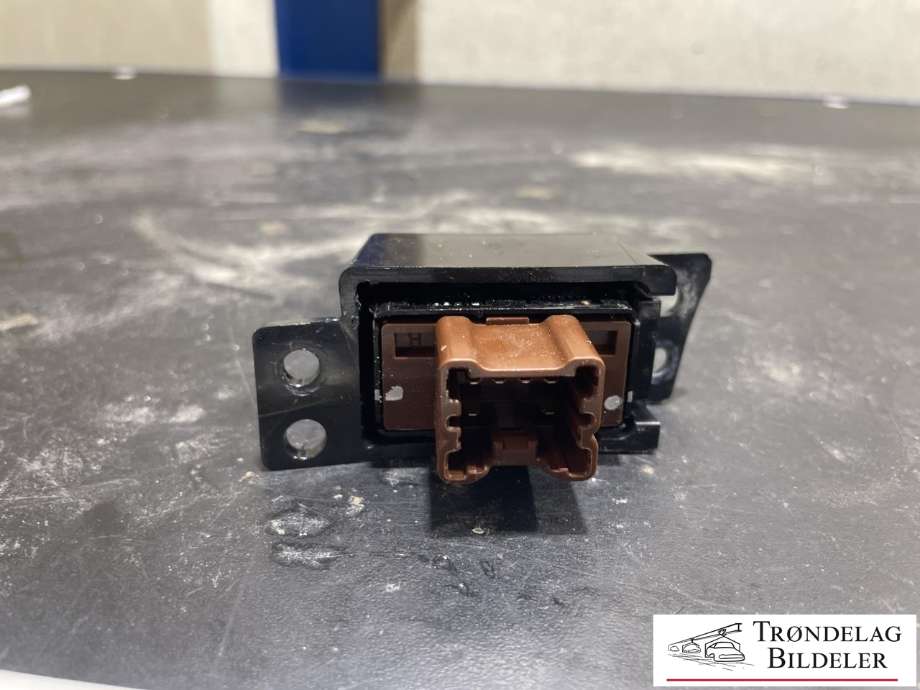 Bryter setevarme til Nissan X-Trail 2014-2022 (T32) (T32)