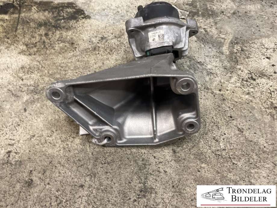Motorfeste til BMW M5 2011-2017 (F10) (F10) (22 11 2 284 111|22 11 6 851 263|)