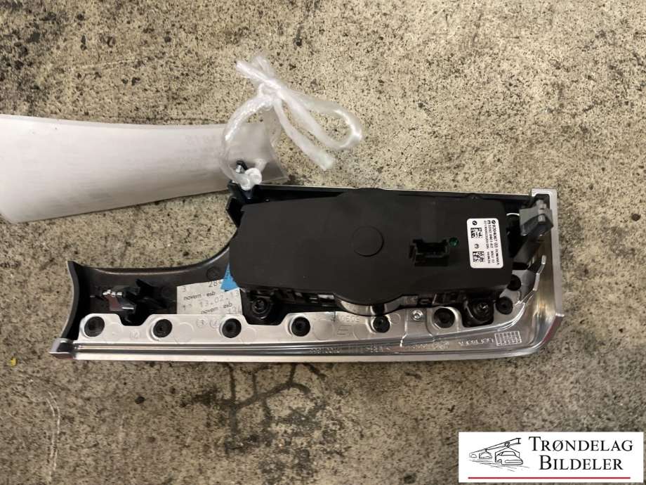 Bryter lys til BMW M5 2011-2017 (F10) (F10) (61 31 6 803 963|920406703|3392040102)