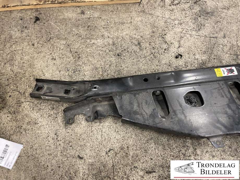 Frontplate øvre til BMW M5 2011-2017 (F10) (F10) (51 64 7 234 899|51 64 7 200 689|)