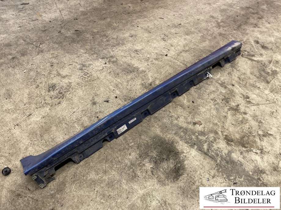 Kanalskjørt høyre til BMW M5 2011-2017 (F10) (F10) (8051674-03|51 77 8 048 686|)