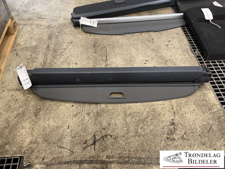 Bagasjerom rollon til Mercedes ML, 2011-2015 (Fase 1) (W166) (W166) (A 166 810 00 09 9051)
