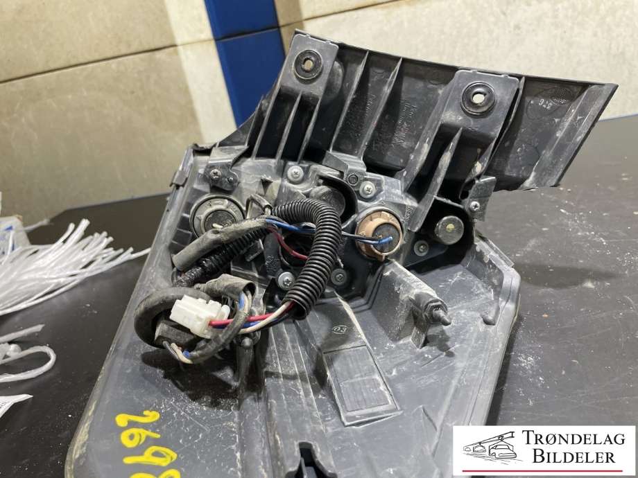 Baklykt venstre ytre til Nissan X-Trail 2014-2022 (T32) (T32)