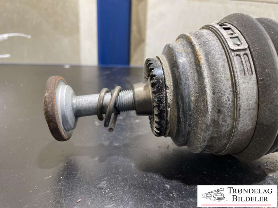 Drivaksel venstre foran, diesel/automat til BMW 3-Serie 2012-2018 (F30/F31/F34) (F30/F31/F34) (7597693 AI03|)