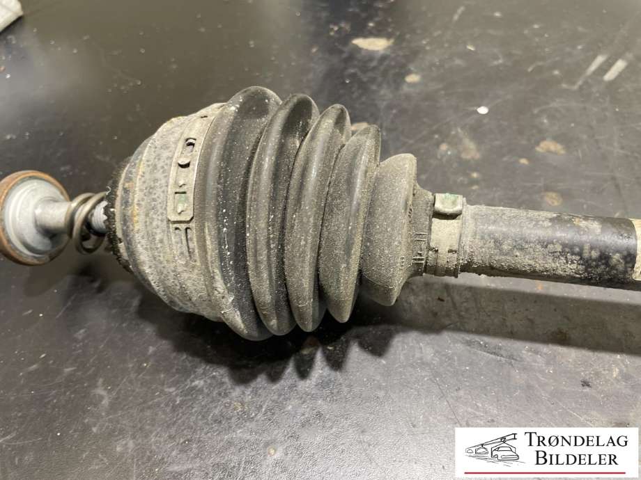 Drivaksel venstre foran, diesel/automat til BMW 3-Serie 2012-2018 (F30/F31/F34) (F30/F31/F34) (7597693 AI03|)
