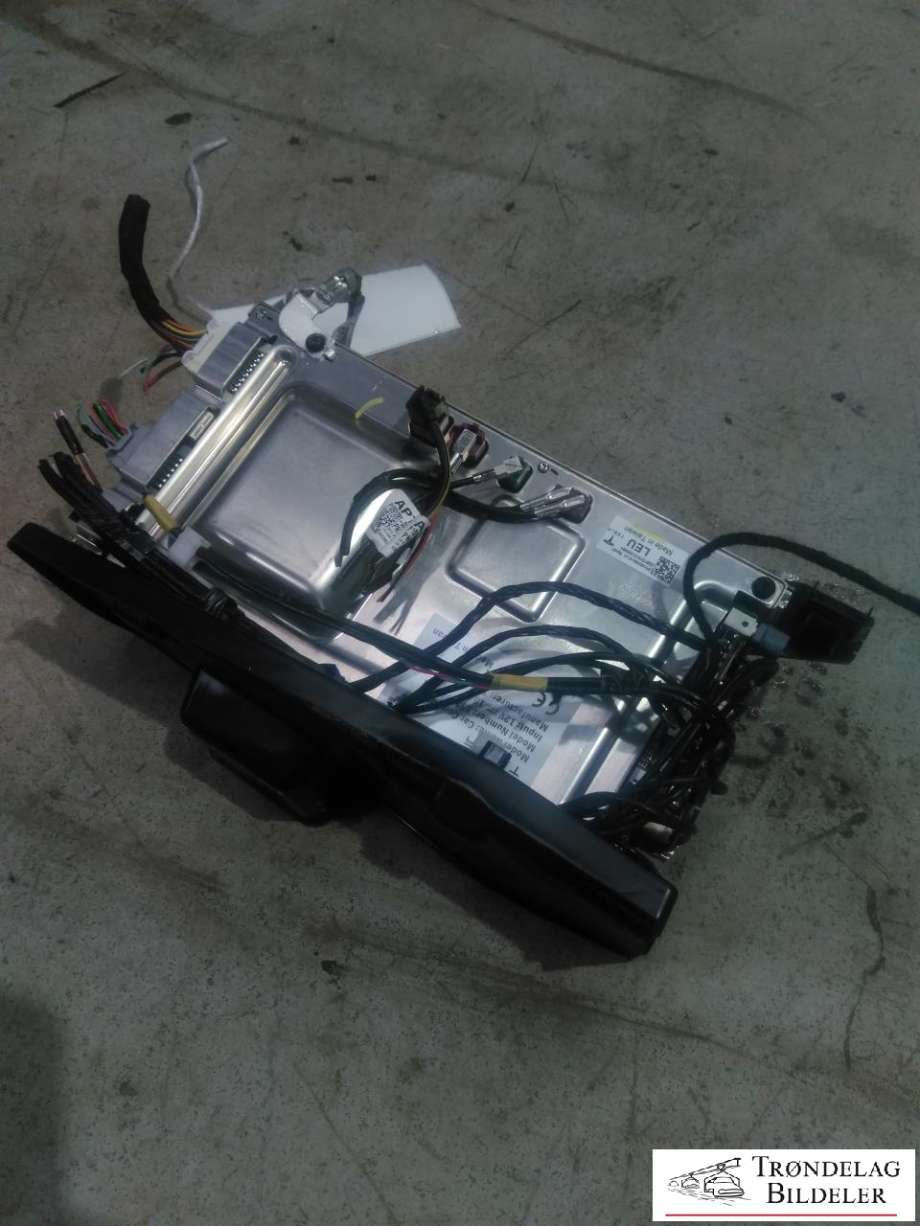 Styreenhet autopilot til Tesla Model 3 2018-2023 (Fase 1)  