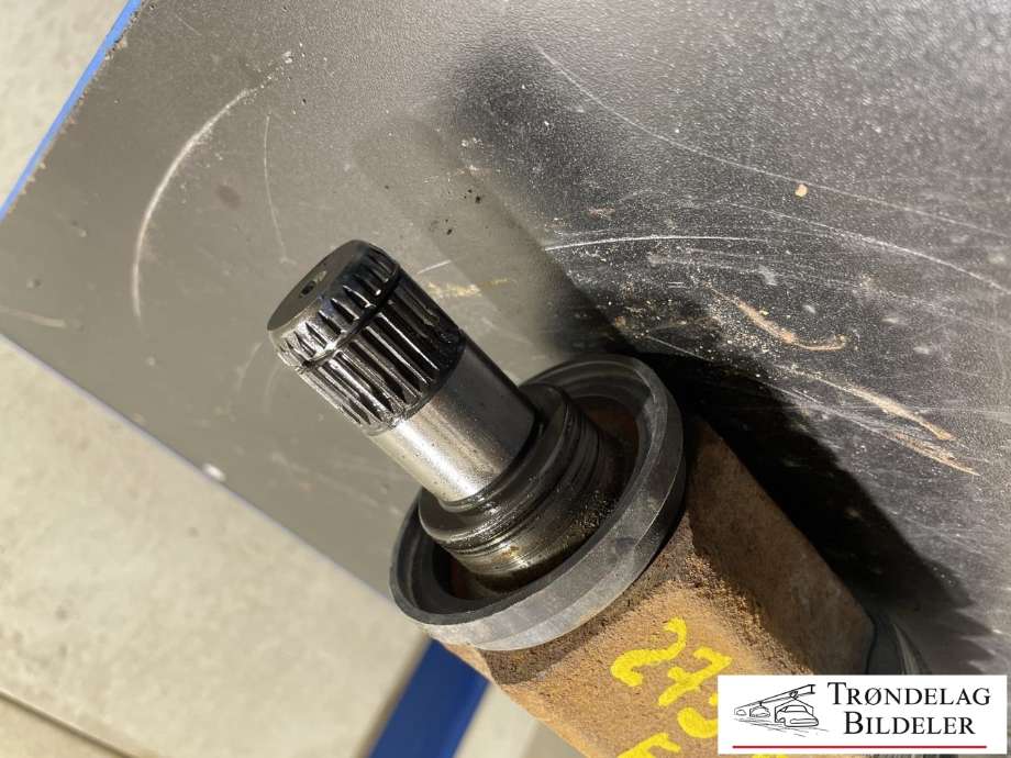 Drivaksel venstre foran, diesel/manuell til BMW X1 2009-2015 (E84) (E84) 