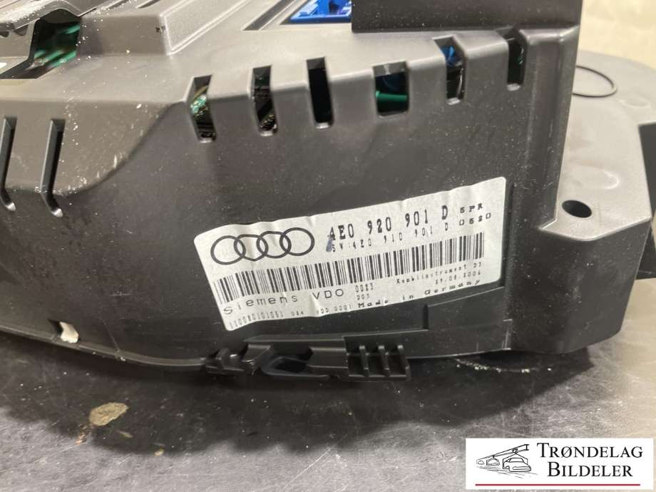 Instrumentpanel til Audi S8 2006-2010  (4E0 920 901 D|)