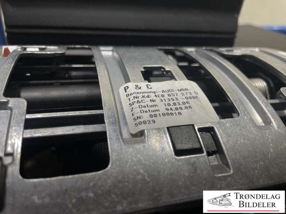 Bilstereo navigasjon skjerm til Audi S8 2006-2010 (4E0 857 273 D|)