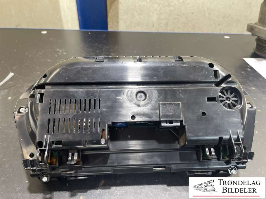 Instrumentpanel til BMW 2-Serie, Active/Gran Tourer 2014-->> (F45/F46) (F45/F46) (VDO|9 295 446|)
