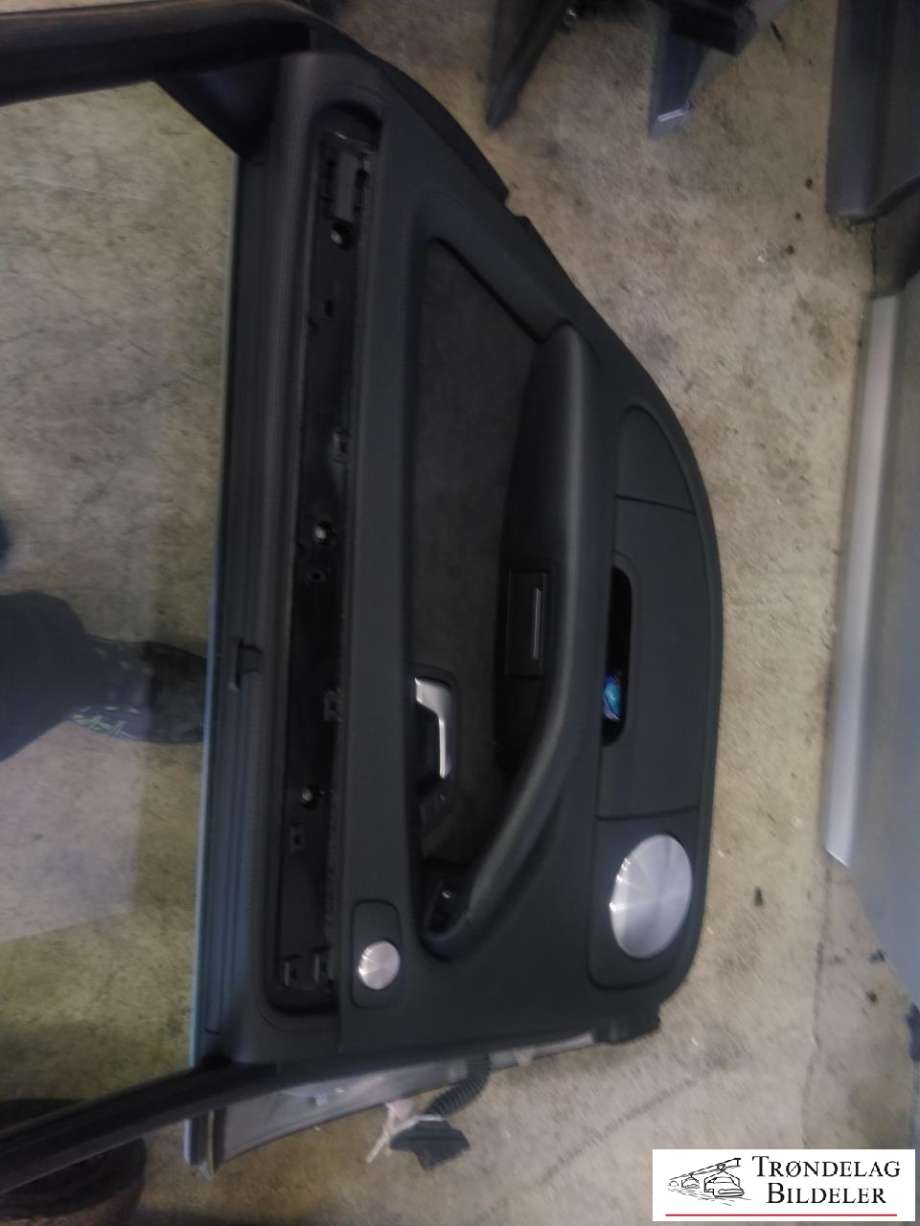 Dør høyre bak til Audi S8 2006-2010 (4E0 833 052 C|)