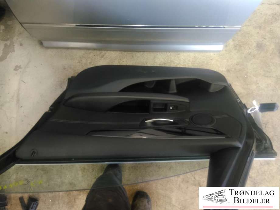 Dør høyre foran til BMW 2-Serie, Active/Gran Tourer 2014-->> (F45/F46) (F45/F46) (41 51 7 392 312|)