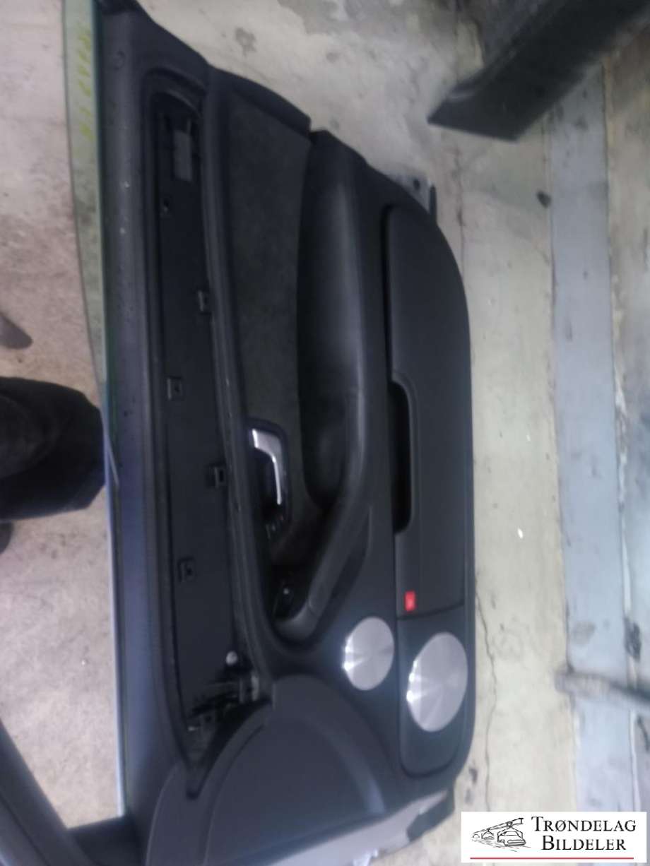 Dør høyre foran til Audi S8 2006-2010 (4E0 831 052 C|)
