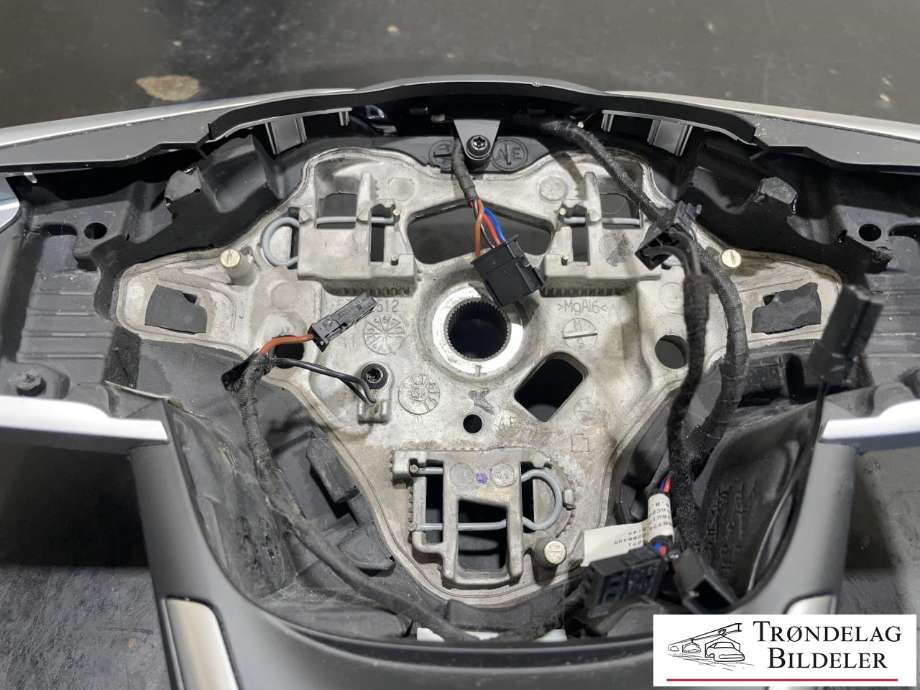 Ratt til BMW 2-Serie, Active/Gran Tourer 2014-->> (F45/F46) (F45/F46) (SW686028602|15B2311T0251|)