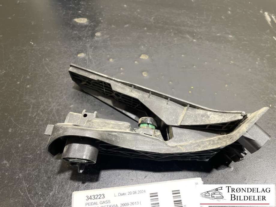 Pedal gass til Škoda Octavia 2009-2013 (Type II, Fase 2)  (1K1723503L|6PV008600-01|1K1 723 503 AP|AUTOMAT|)