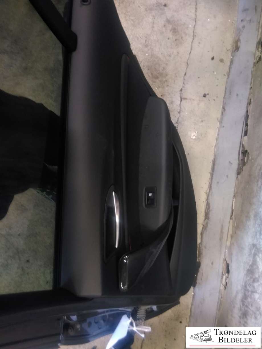 Dør høyre bak til BMW 1-Serie 2011-2015 (Fase 1) (F20/F21) (F20/F21) (41527284516|41525A2A398|)