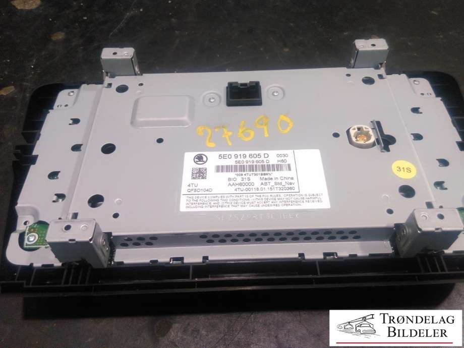 Bilstereo navigasjon skjerm til Škoda Octavia 2013-2016 (Type III, Fase 1)  (5E0 919 605 D|)