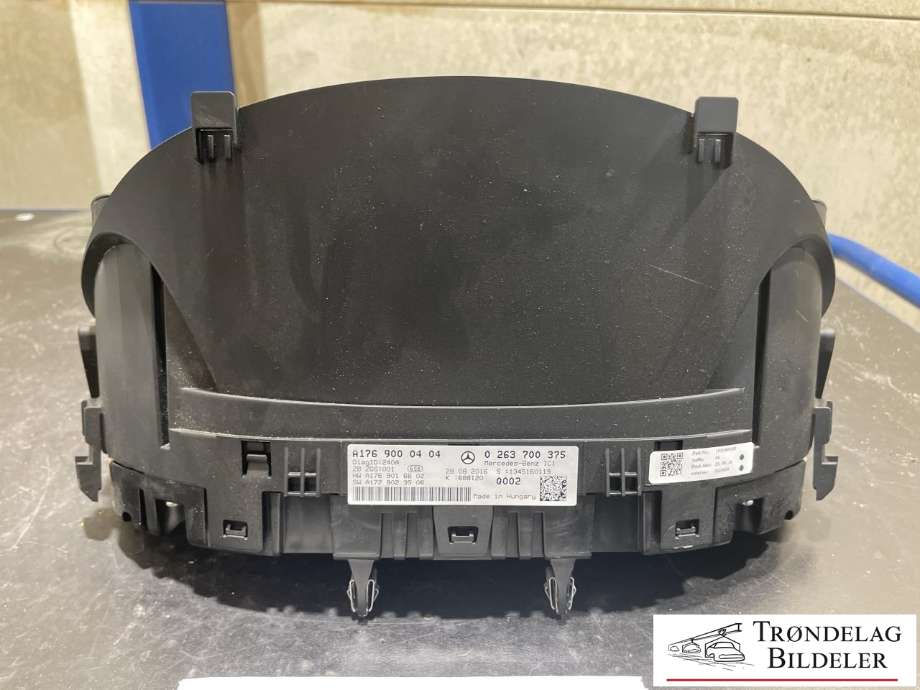 Instrumentpanel til Mercedes A-Klasse 2012-2018 (W176) (W176) (A 176 900 04 04|0 263 700 375|)