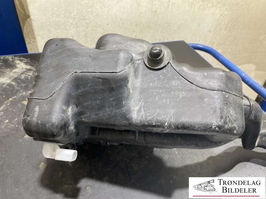 Spylertank til Mercedes A-Klasse 2012-2018 (W176) (W176) (A 246 869 022 0|)