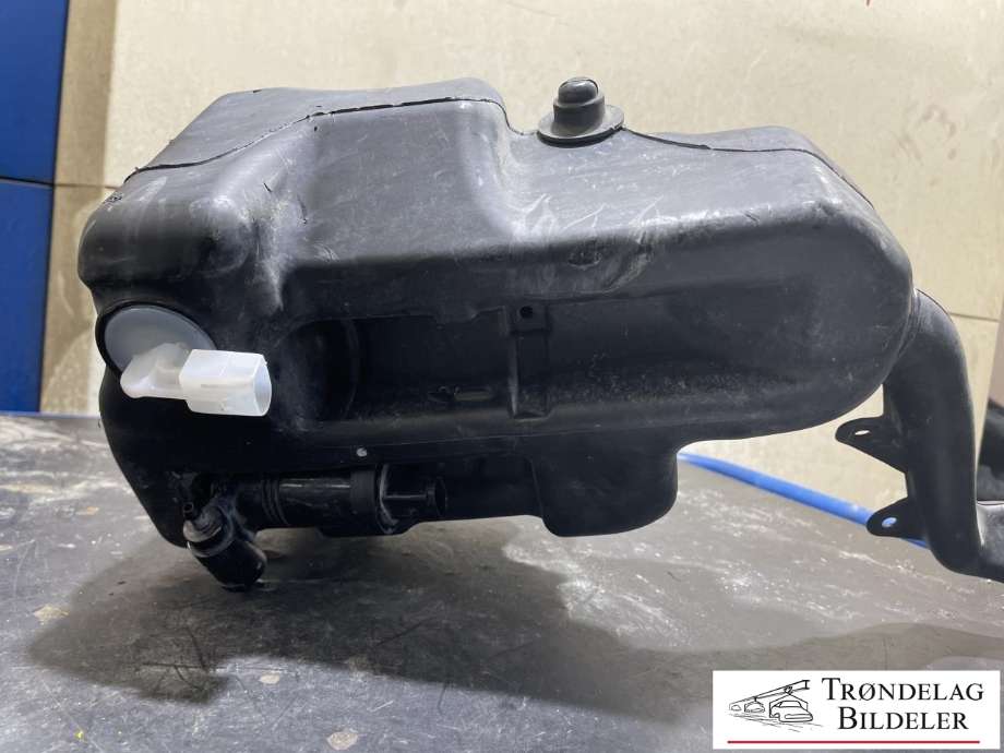 Spylertank til Mercedes A-Klasse 2012-2018 (W176) (W176) (A 246 869 022 0|)