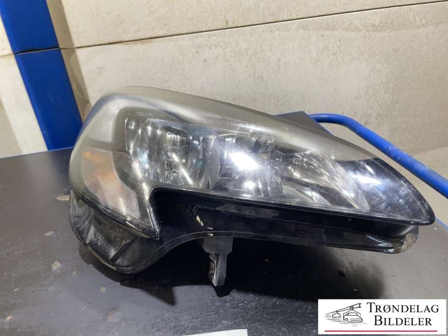 Frontlykt høyre halogen til Opel Corsa E 2015-2019  (1EF 011 830-02|133 81 336 RH|)