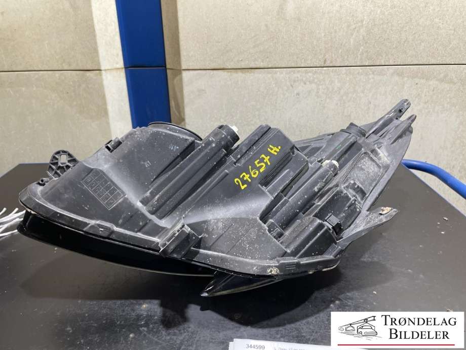 Frontlykt høyre halogen til Opel Corsa E 2015-2019  (1EF 011 830-02|133 81 336 RH|)