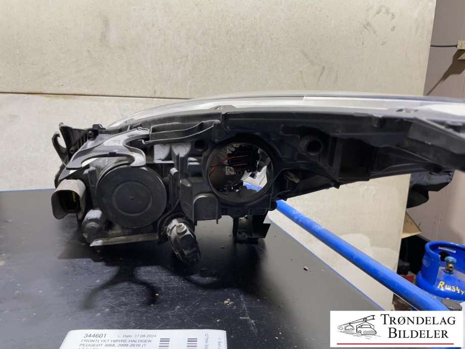 Frontlykt høyre halogen til Peugeot 3008 2009-2016 (Type I)  (96 825 190 80|89903105|)
