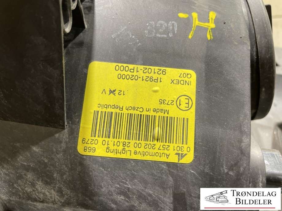 Frontlykt høyre halogen til Kia Venga 2010-2017 (92102-1P000|)