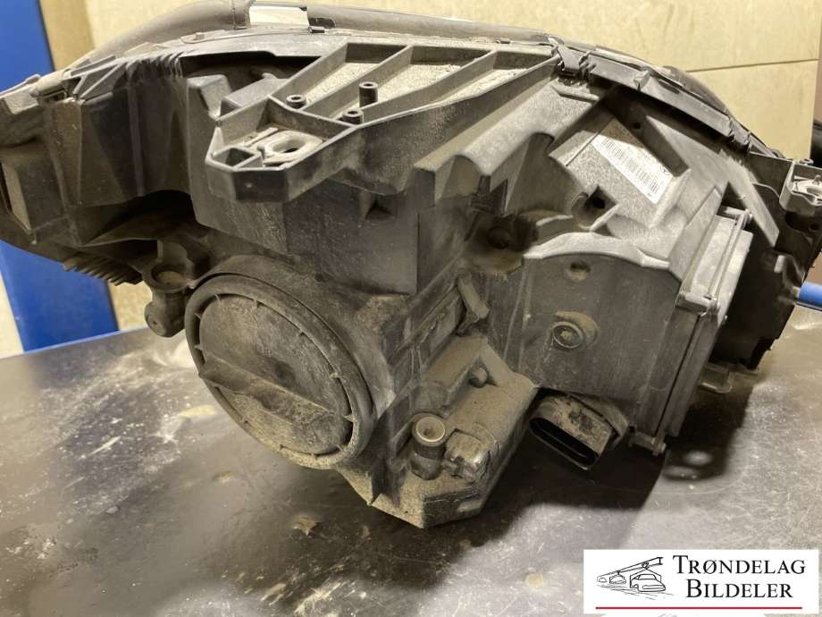 Frontlykt venstre xenon til Mercedes B-Klasse 2011-2018 (W246) (W246) (AL|A 246 820 71 61|)