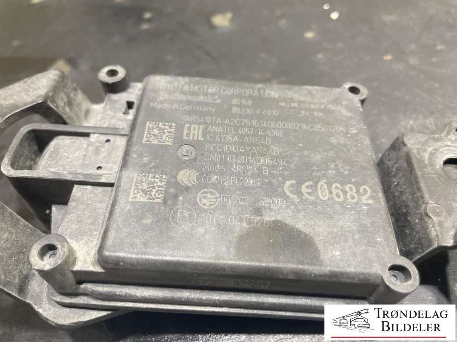 Sensor radar til Toyota C-HR 2016-->>  (88210-F4010|)