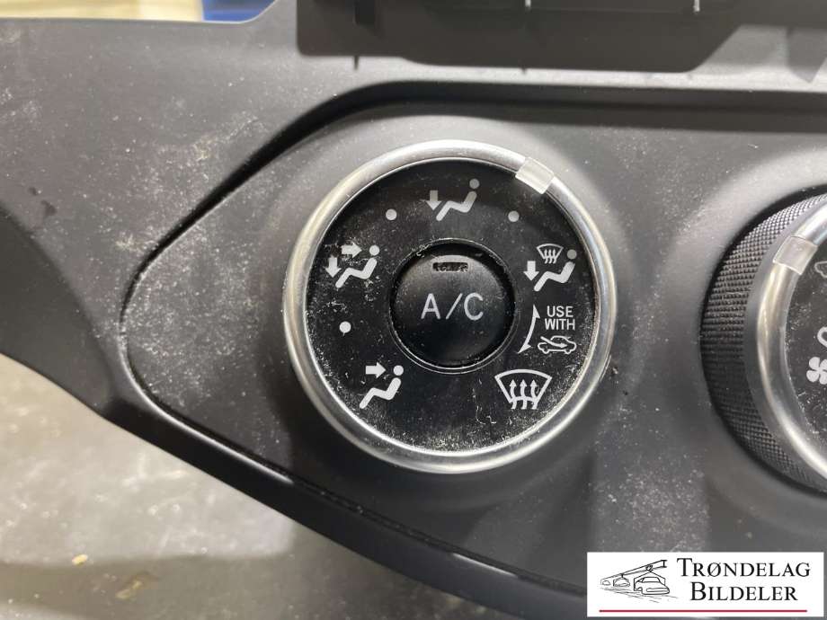 Varmeapparat betjening til Toyota Yaris 2014-2020 (Type III, Fase 2)  