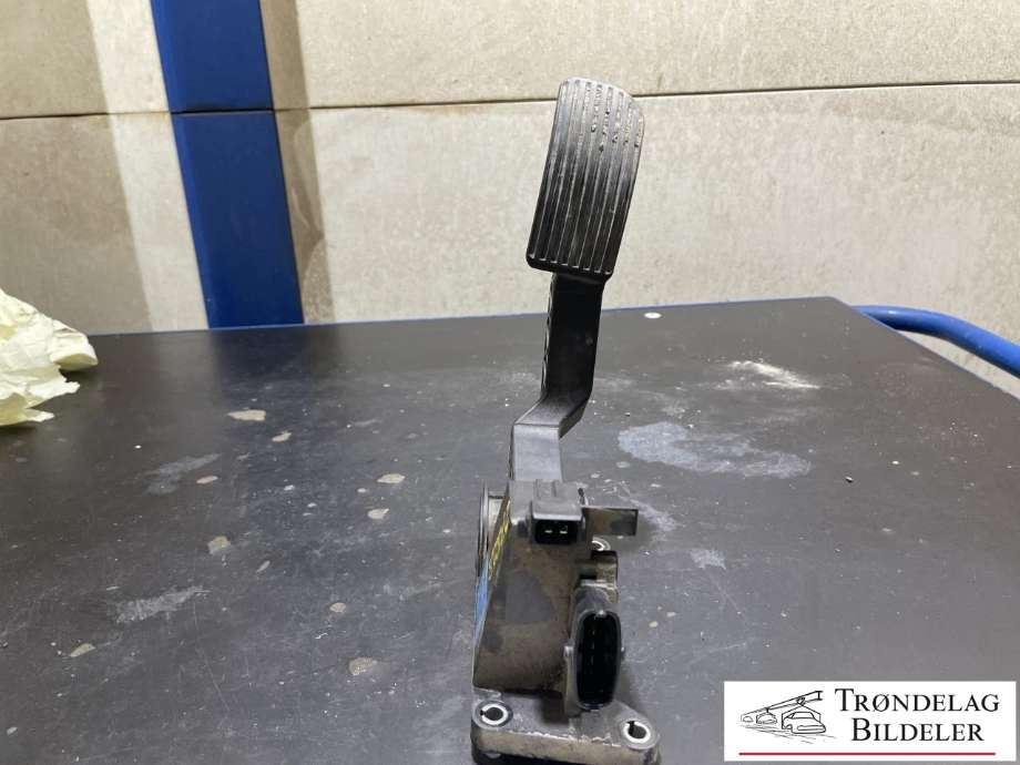 Pedal gass til Mercedes Vito/Viano 2004-2010 (Fase 1) (W639) (W639) (BOSCH|A6393000704|)