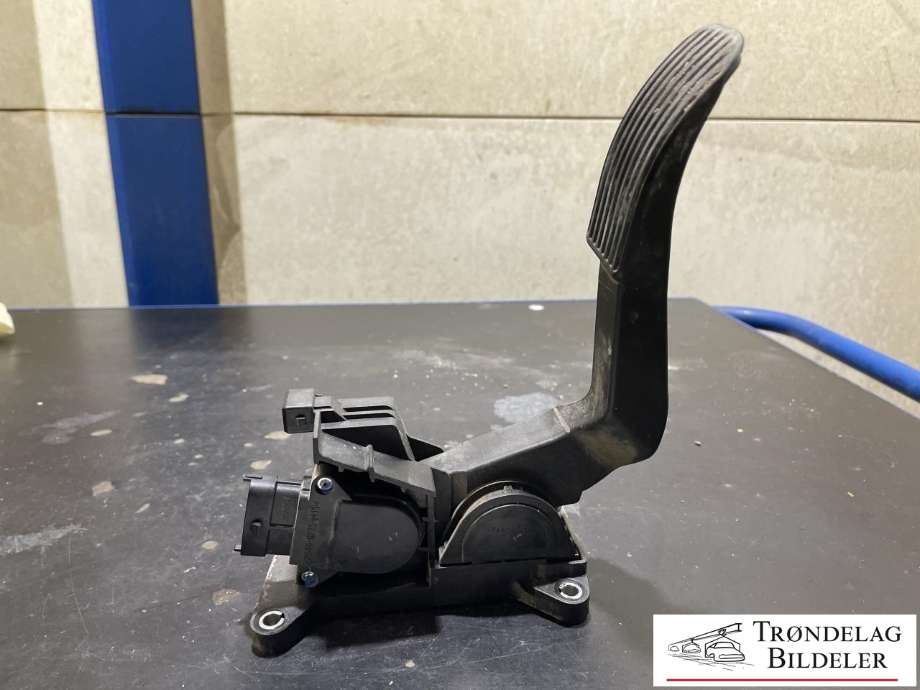 Pedal gass til Mercedes Vito/Viano 2004-2010 (Fase 1) (W639) (W639) (BOSCH|A6393000704|)