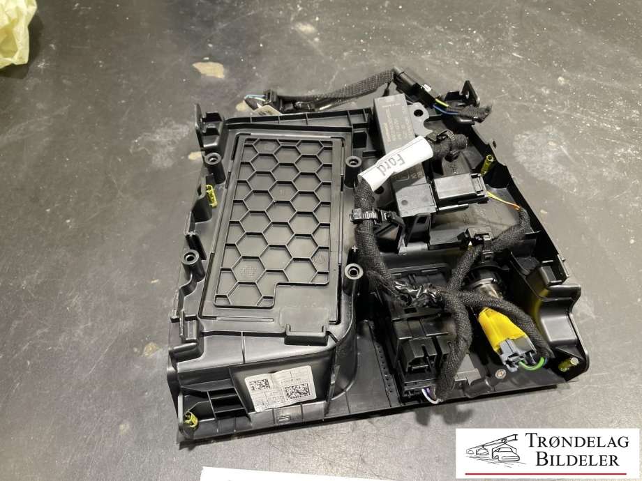 Bryter diverse til Ford Kuga 2019-->> (Type III)  